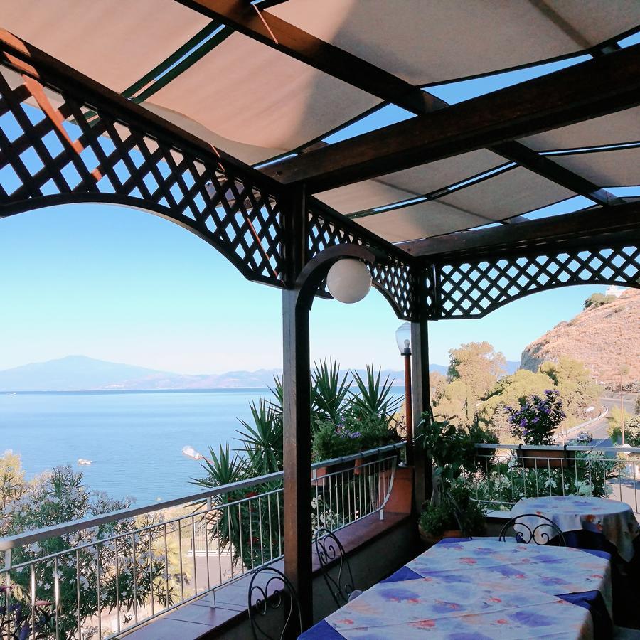 Paradiso Hotel Ristorante Riaci Capo Exterior foto