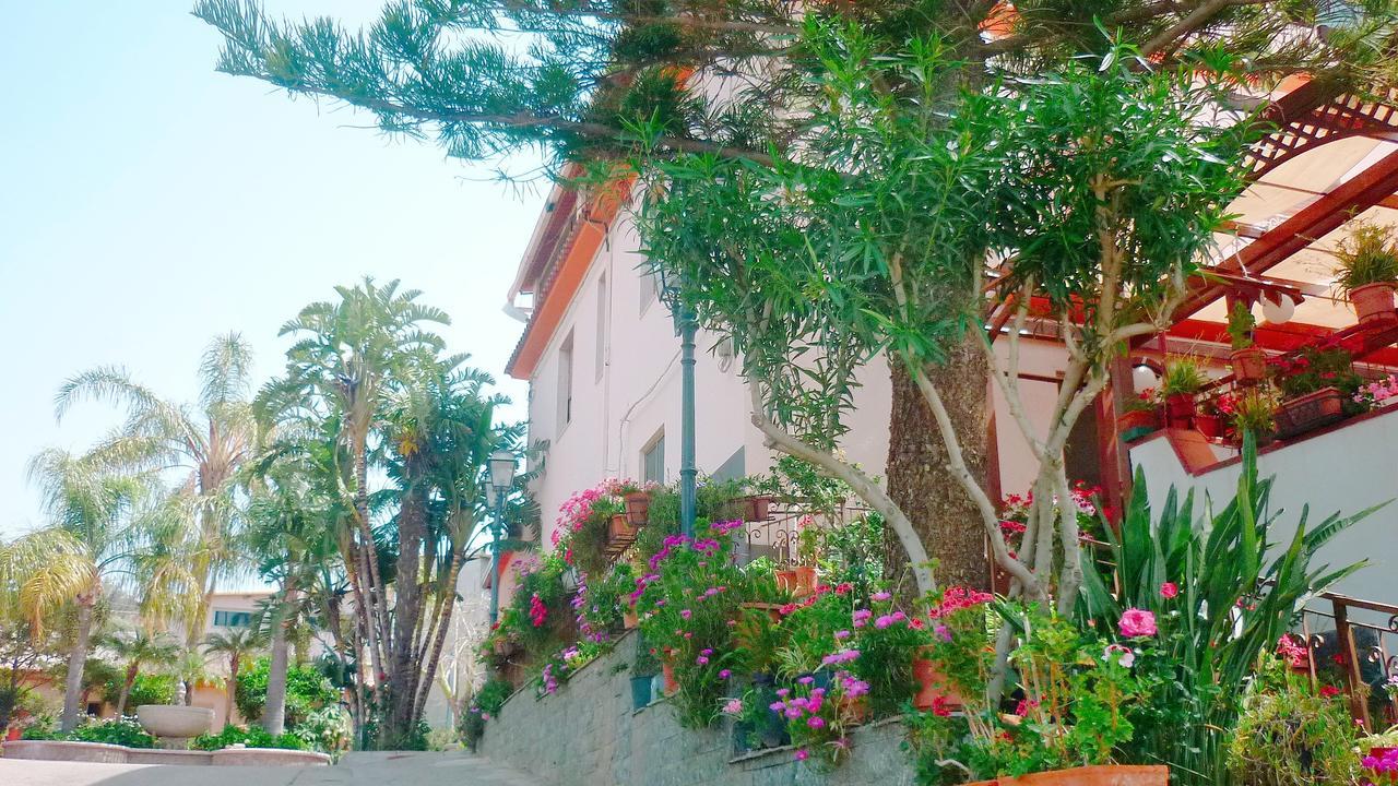 Paradiso Hotel Ristorante Riaci Capo Exterior foto